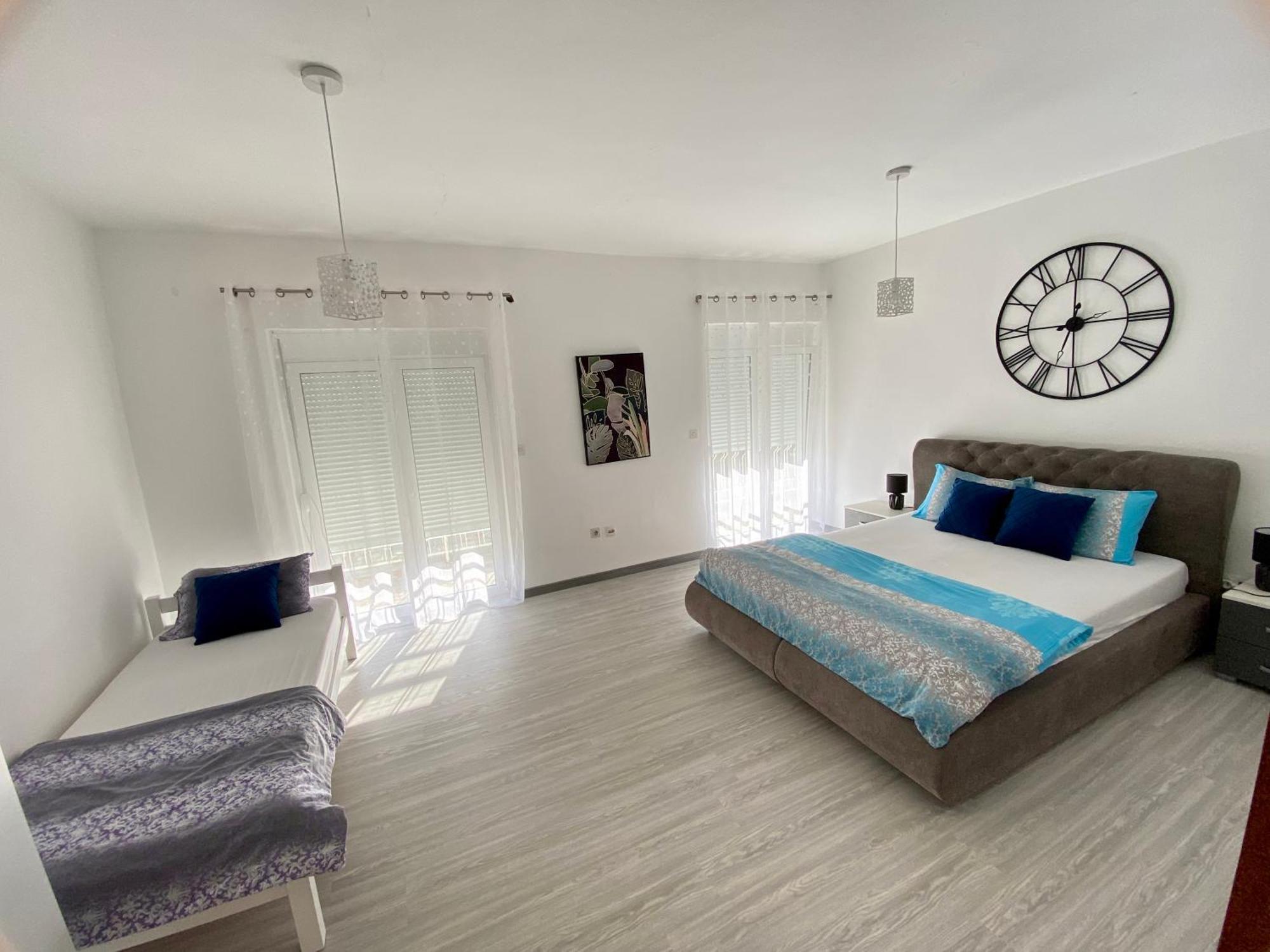 Banicevic Apartmani Thenovici Exterior photo
